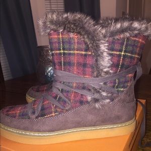 Rocket dog boots. New. Not worn.
